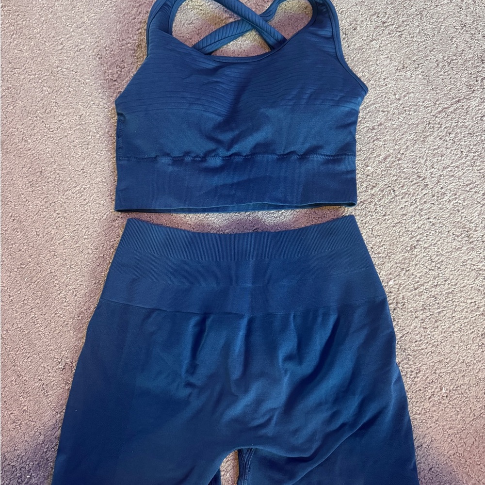 Alphalete Amplify Blue Bra and Shorts SET - Picture 3 of 4